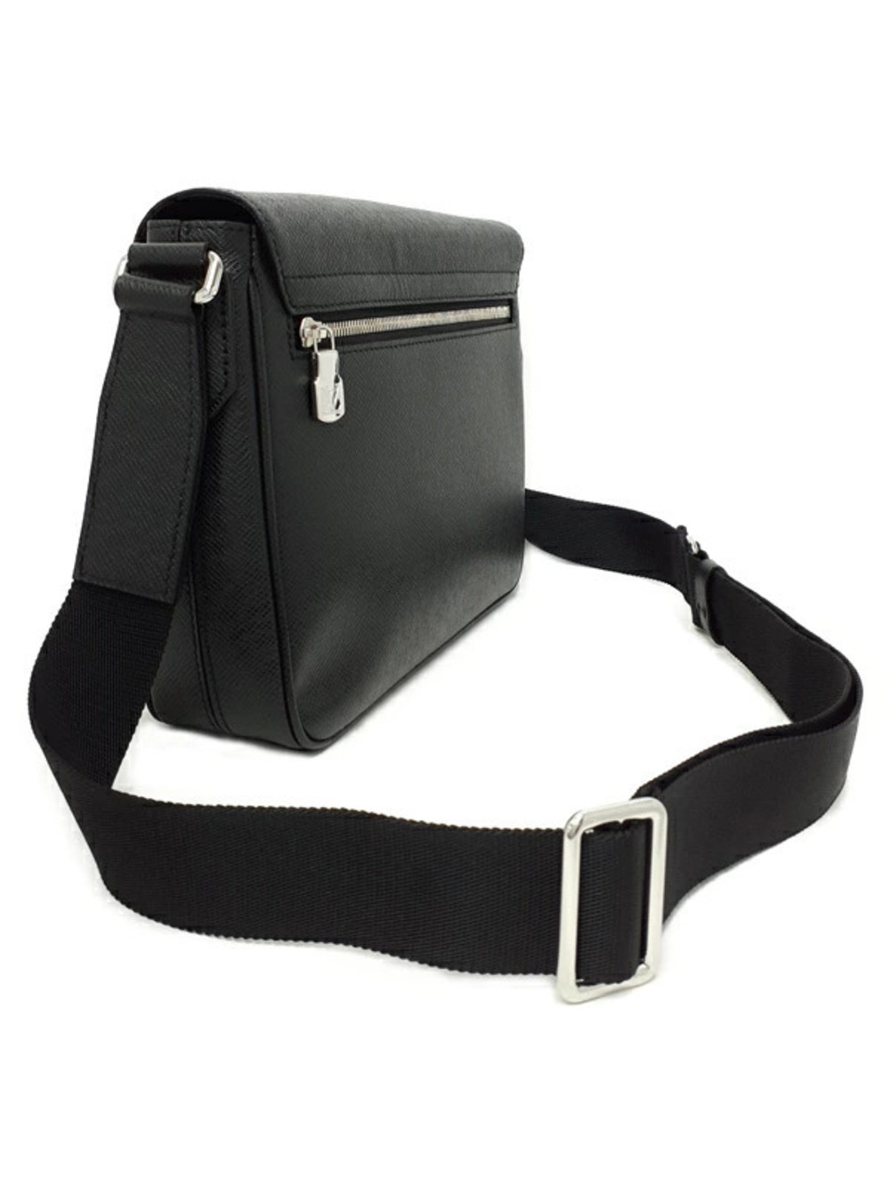 Louis Vuitton Shoulder Taiga Bag District Black